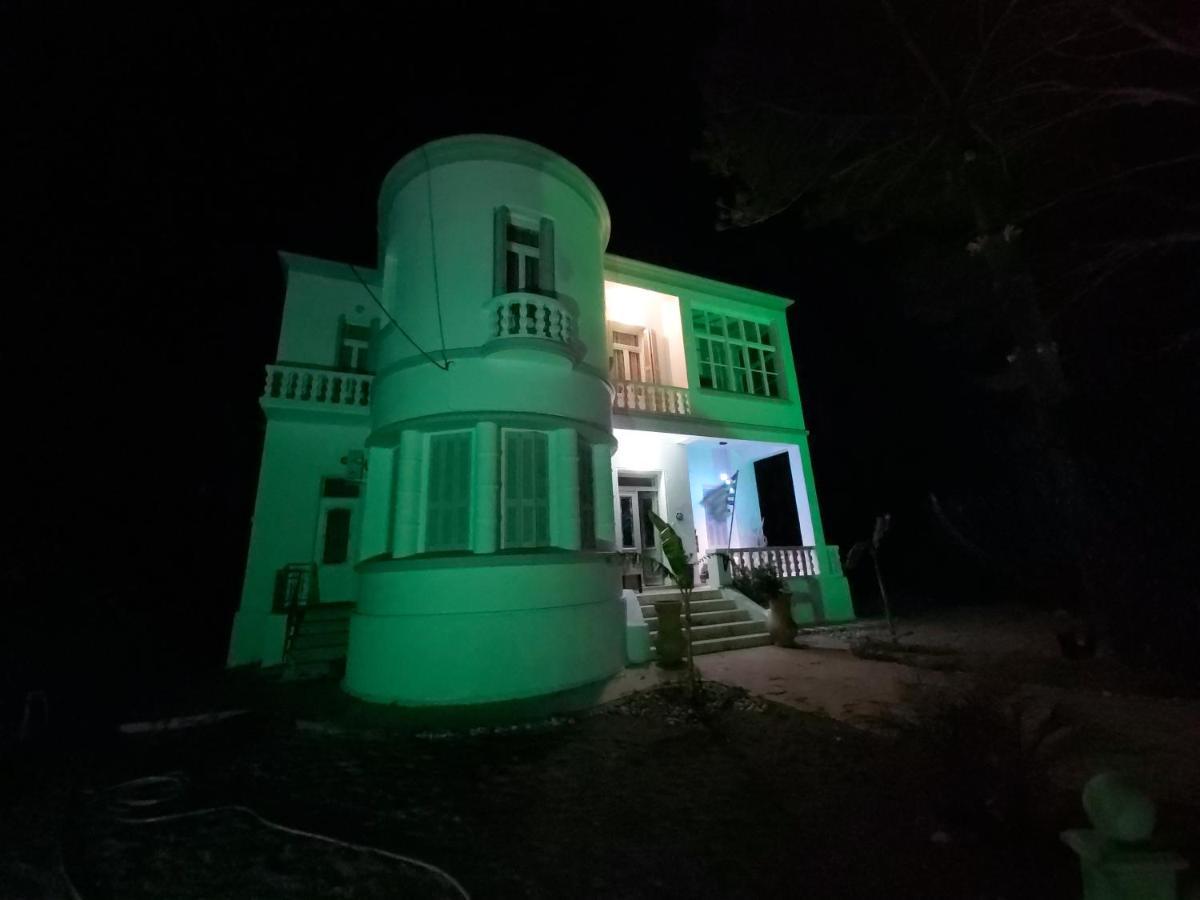 Tower Traditional Pool Villa Kremasztí Kültér fotó